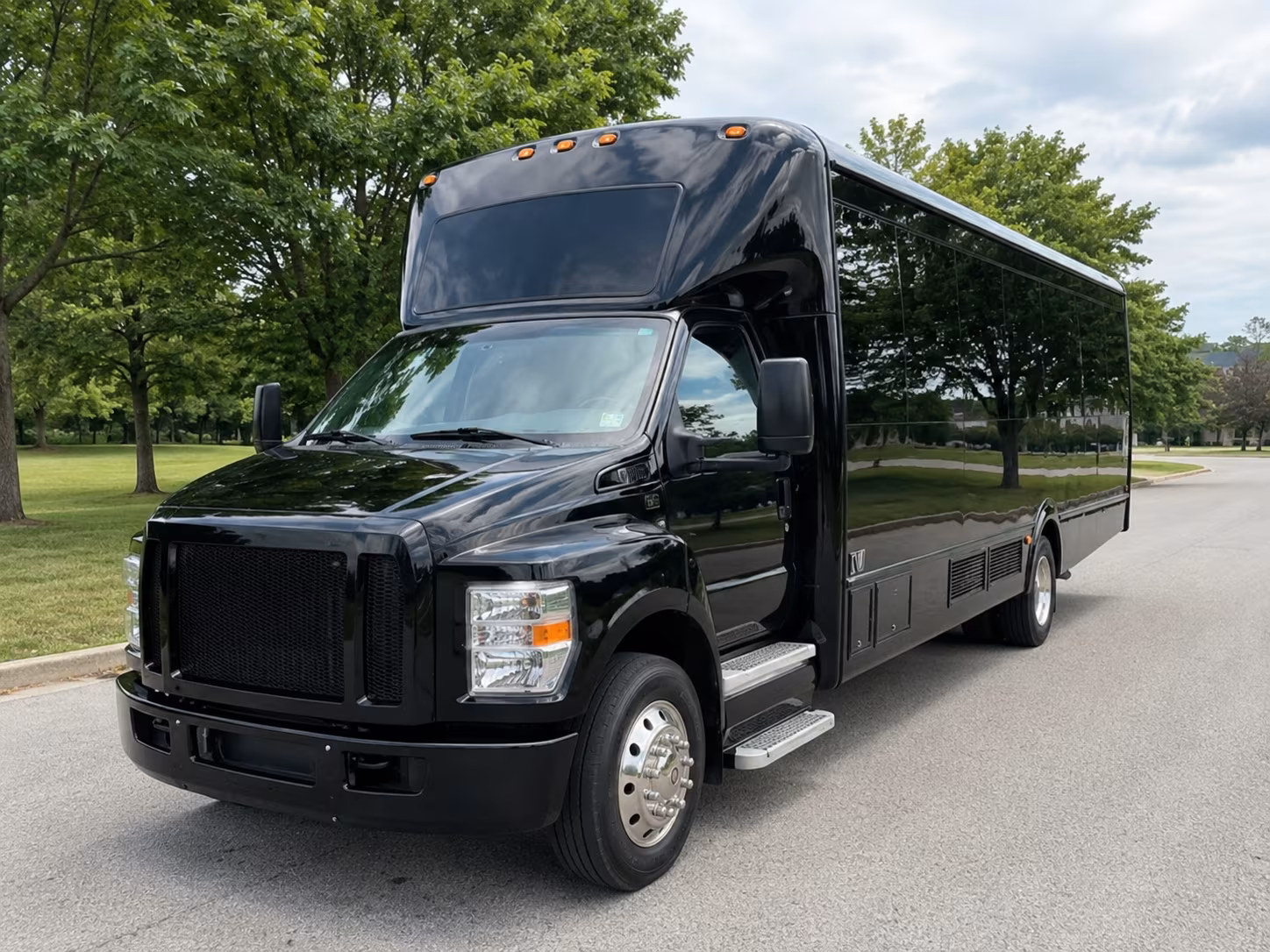 rent a round rock prom party bus or charter bus today